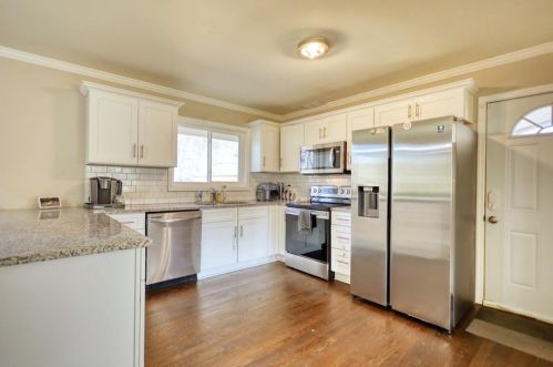 3291 Clifton Church Rd, Atlanta GA  30316-4945 exterior