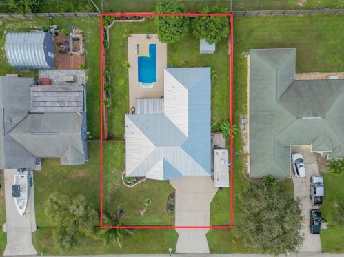 211 Kestor Dr, Fort Pierce, FL 34953-5426