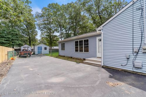 37 Chain Blvd, Berkeley Township NJ 08721-1925 exterior