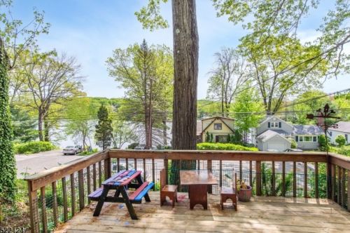 35 Shawnee Trl, Wharton NJ 07885-2927 exterior