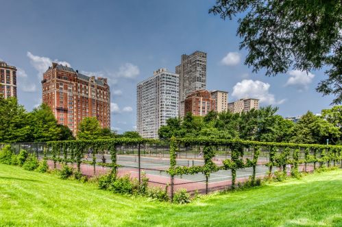 3660 Lake Shore Dr, Chicago IL  60613-5300 exterior