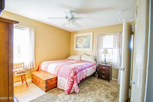 4744 13 St, Tucson AZ 85719-6213 exterior