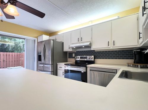 542 27 Way, Boynton Beach FL 33435-7916 exterior