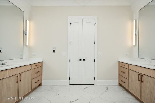 3854 Claremont Ave, Chicago IL 60618-3820 exterior