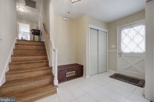 735 Hickory Ln, Berwyn PA 19312-1438 exterior