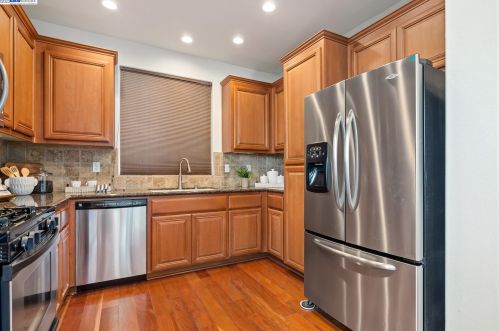 2911 The Alameda, Concord CA 94519-2738 exterior