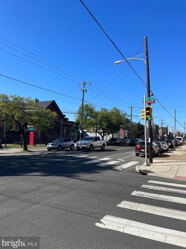 2038 5 St, Philadelphia PA 19148-2548 exterior