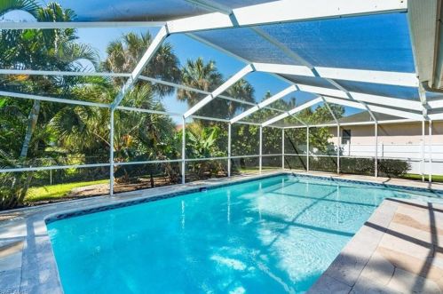 660 111 Ave, Naples FL 34108-1824 exterior