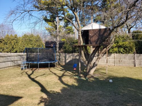 2055 Chestnut St, Waukegan IL 60085-3806 exterior