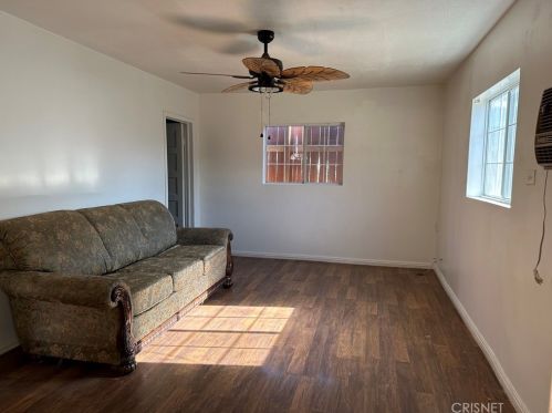 37 Garden Dr, Bakersfield CA 93307-5255 exterior