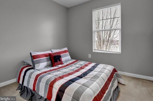 124 Apple Grv Ln, Littlestown PA 17340-1159 exterior