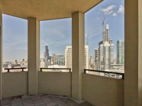 1464 Michigan Ave, Chicago IL 60605-3711 exterior