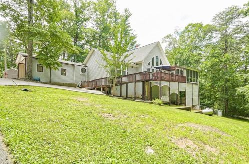 6640 Lakeshore Dr, Gainesville, GA 30506-5485