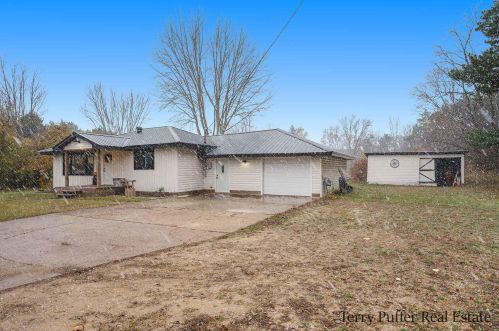 3965 Holton Rd, Meskegon MI  49445-8535 exterior