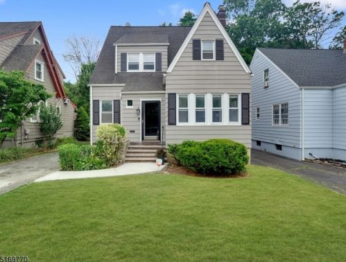 90 Midland Blvd, Maplewood NJ  07040-1810 exterior