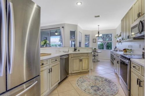 8392 Laurel Lk Blvd, Naples FL 34119-9794 exterior