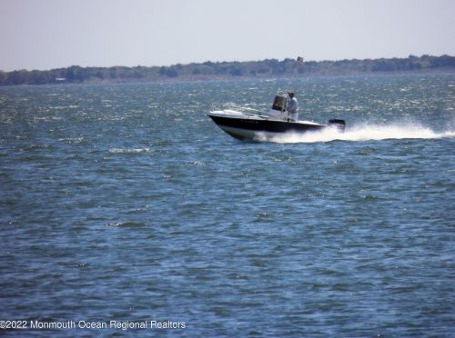 1413 Daytona Rd, Lacey NJ 08731-5016 exterior