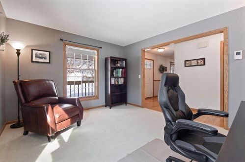 799 Ashley Dr, Chaska MN 55318-1540 exterior