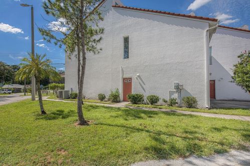 9506 Citrus Glen Pl, Tampa FL 33618-4018 exterior