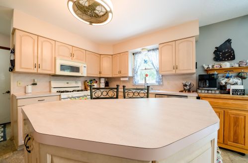 265 Mararebecah Ln, Meskegon MI 49442-1577 exterior