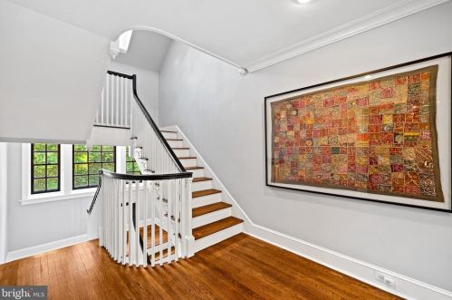 104 Mermaid Ln, Philadelphia PA 19118-3246 exterior