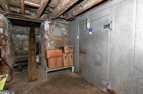 2047 Green St, Philadelphia PA 19130-3111 exterior