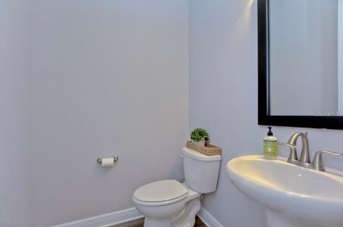 9545 Park Village Dr, Tampa FL  33626-5153 exterior