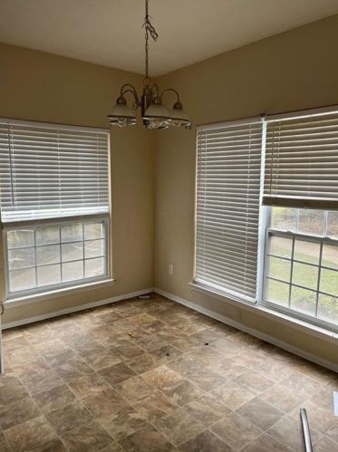 654 Shr Rd, Lithonia GA 30058-5992 exterior