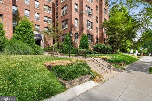 4007 Connecticut Ave, Washington DC  20008-1139 exterior