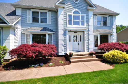 16 Pierce Blvd, Windsor, CT 06095-1787