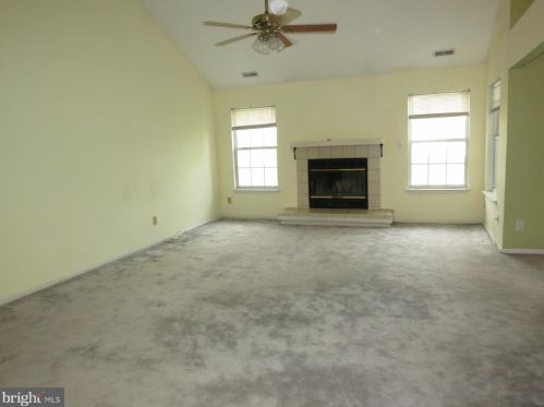 610 Eagles Chase Dr, Trenton, NJ 08648-2554