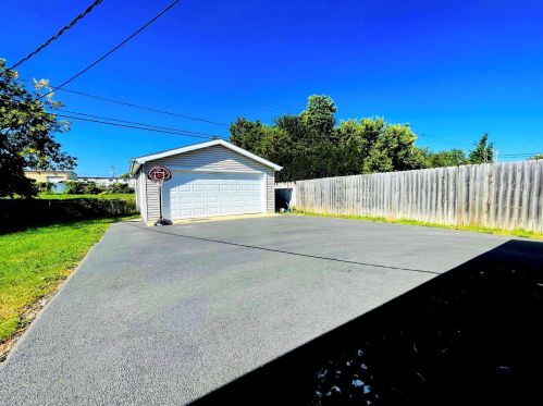 2128 Western Ave, Waukegan IL 60087-4923 exterior