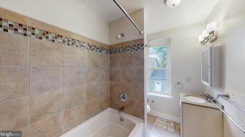 70 Warren St, Pottstown PA 19464-4336 exterior