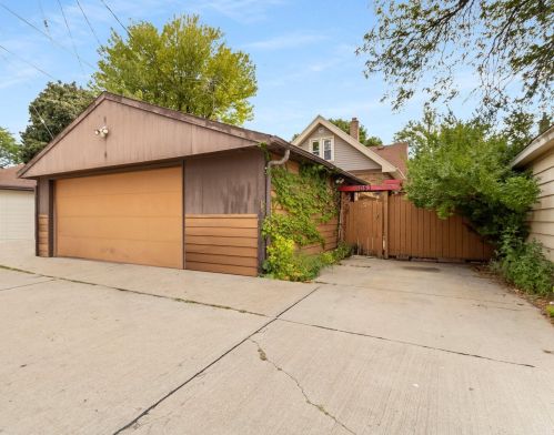 3053 38th St, Milwaukee WI  53215-3521 exterior