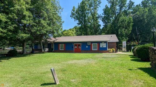 8388 Lake Dr, Lithonia GA  30039-5724 exterior