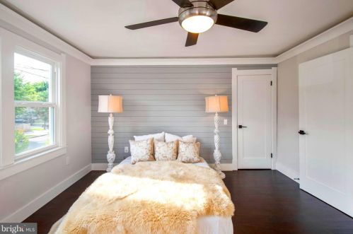 2911 17th St, Washington DC  20018-1825 exterior