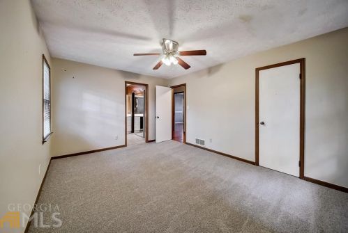 2128 Rockdale Cir, Lithonia GA 30078-3450 exterior