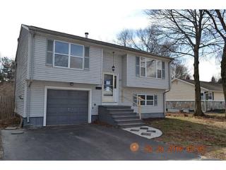 26 Vivian St, Woonsocket, RI 02895-6746