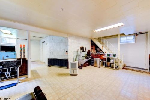 141 Hillside Ave, Bridgewater NJ  08807-1728 exterior