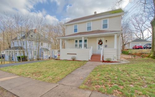 16 Hemlock St, Manchester, CT 06040-4016