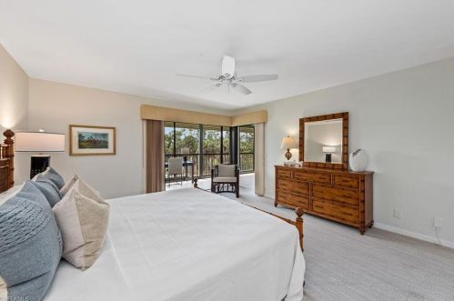 28 Cypress Vw Dr, Naples FL 34113-8086 exterior