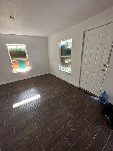 2010 Burnet St, San Antonio TX 78202-2303 exterior