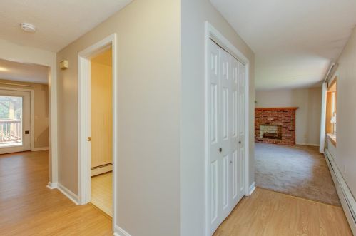 2 Irving Dr, Concord, NH 03301-8624