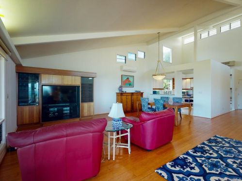 1994 Alaeloa St, Honolulu HI 96821-1021 exterior