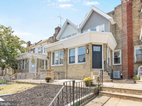 5826 15th St, Philadelphia, PA 19141-2537