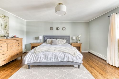 180 Cockonoe Ave, Babylon NY 11702-1904 exterior