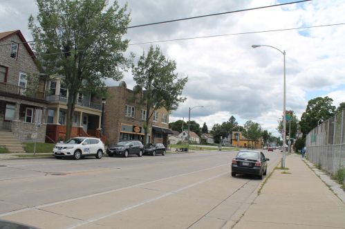 718 Center St, Milwaukee WI 53212-2945 exterior