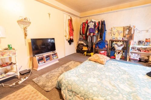 4942 2 Ave, Pittsburgh PA 15207-4600 exterior