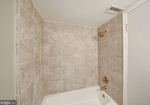 620 7 St, Washington DC 20024-2438 exterior