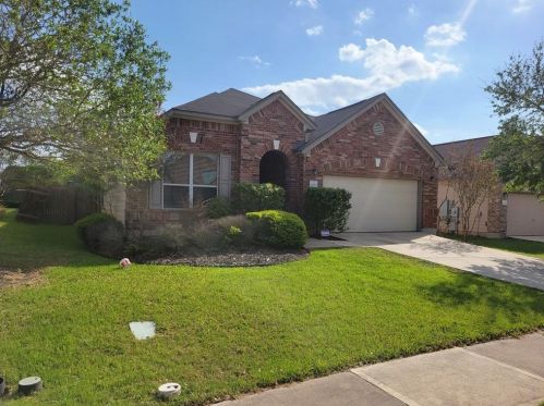 8705 Alum Rock Dr, Austin, TX 78747-3951